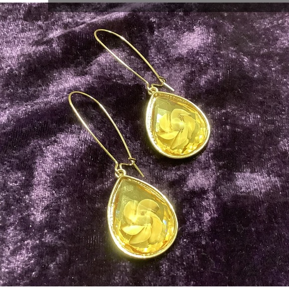 Fiesta Jewelry - Drop Earrings in Citron  NWT